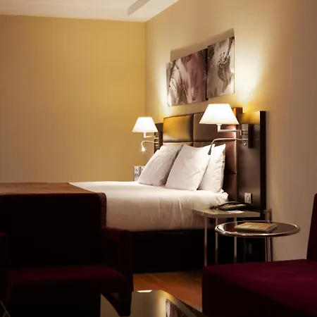 فندق أويروستارز آيتيريا 4*